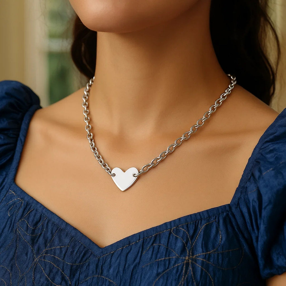Nicholanti Collection Flat Heart Motif Station 925 Sterling Silver Chain Bracelet - close-up of chain detail