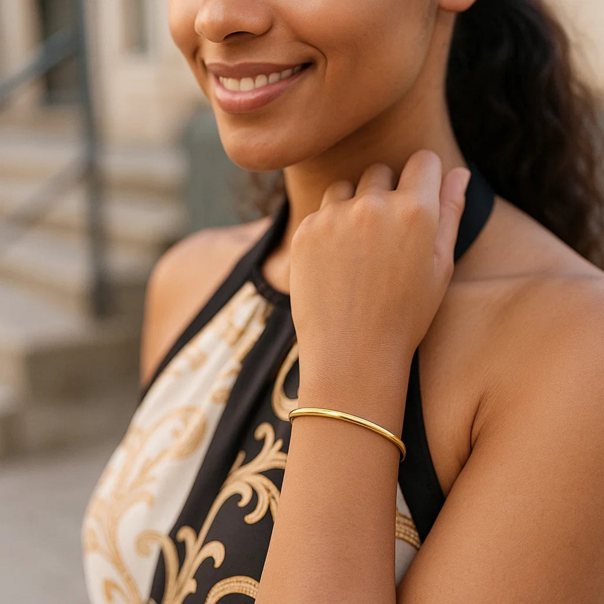 Nicholanti Collection 10k Yellow Gold Dome Style Shiny Bangle (3.30 mm) - back view showing clasp closure